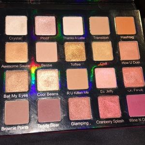 Violet Voss Holy Grail eyeshadow palette